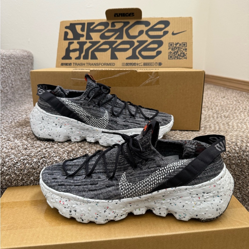 Nike Space Hippies 04 ‘IRON GREY/PHOTON DUST-BLACK’